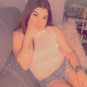 Meet your Posher, Selena